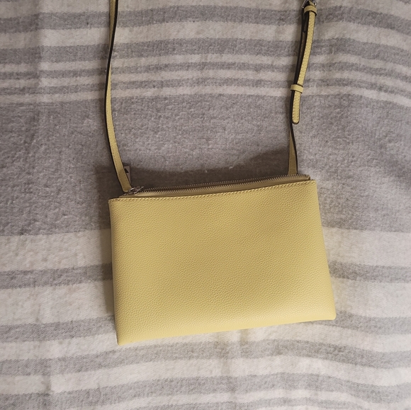 GUESS EST 1981 YELLOW BAG - Picture 2 of 6